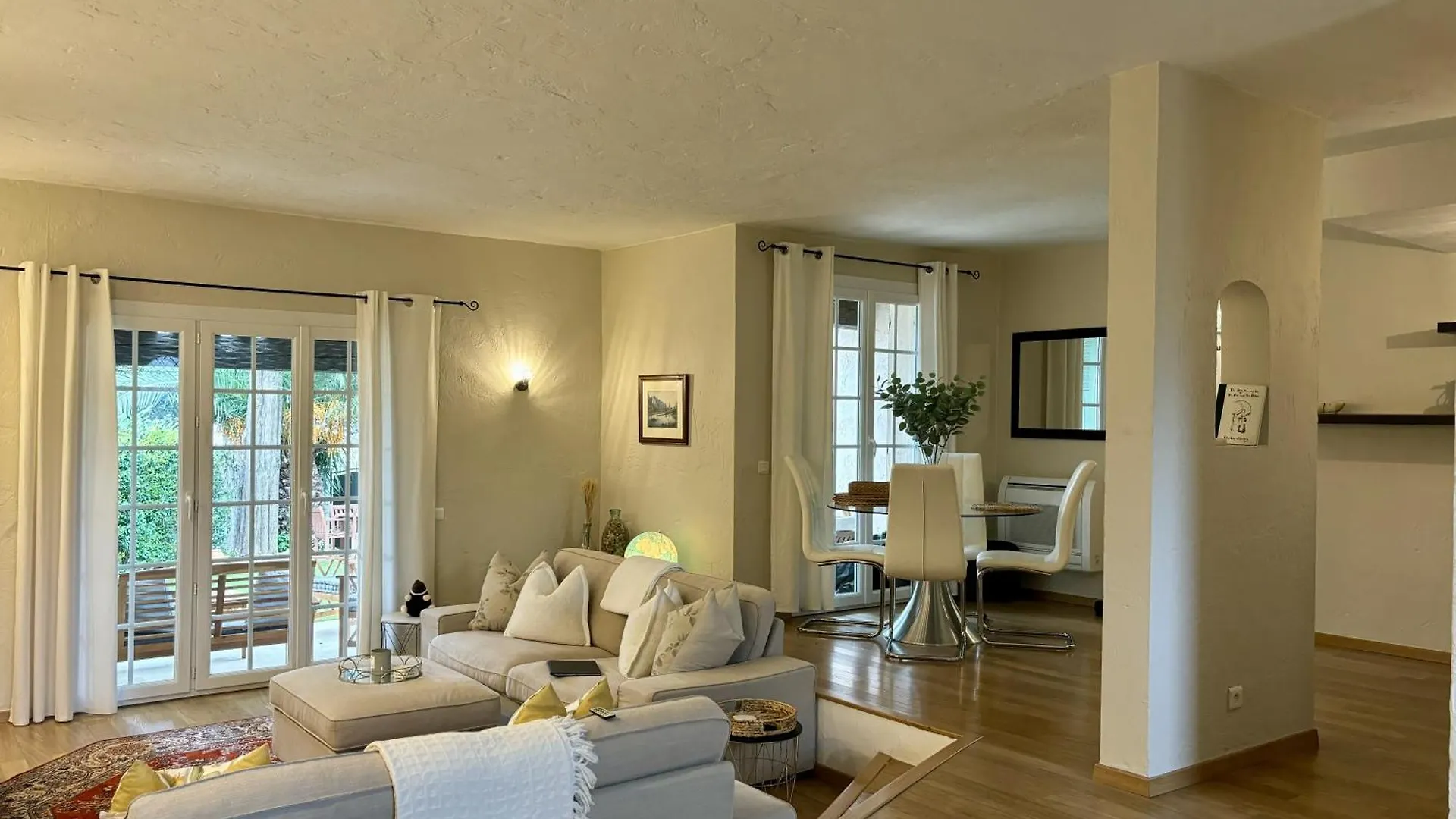 Charming 3-Bed Villa In Mougins Near Cannes 0*,