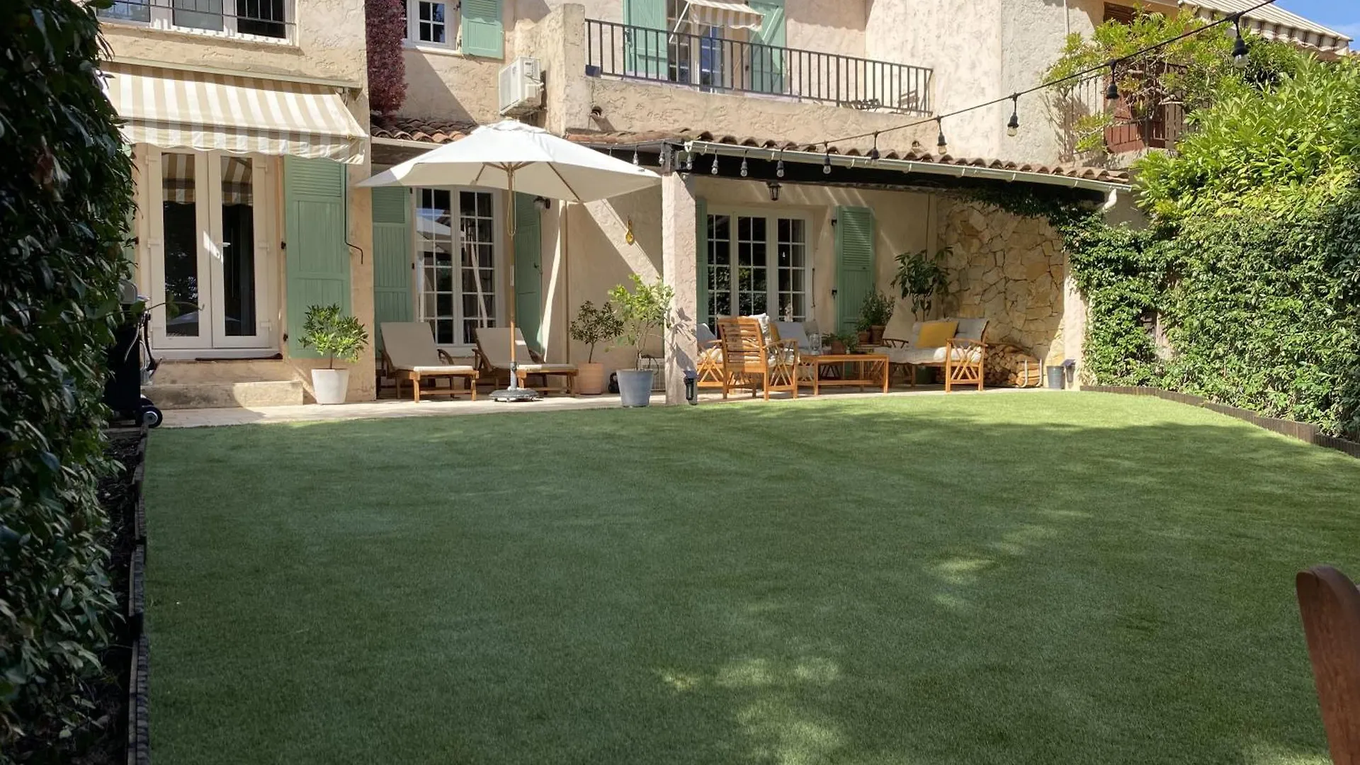 Charming 3-Bed Villa In Mougins Near Cannes contacts
